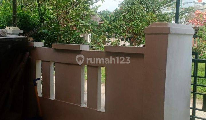Rumah Cantik Baru Renovasi, Posisi Bagus Hadap Taman Fasum 3