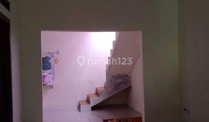 Rumah Cantik Baru Renovasi, Posisi Bagus Hadap Taman Fasum 5