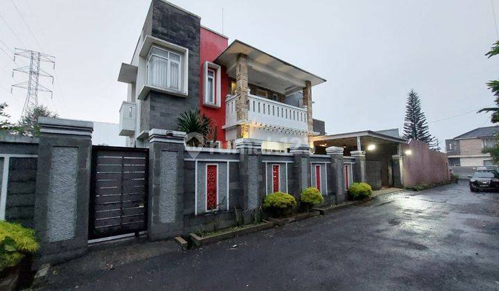 Rumah Mewah Posisi Hoek di Lokasi Premium dan Strategis 2