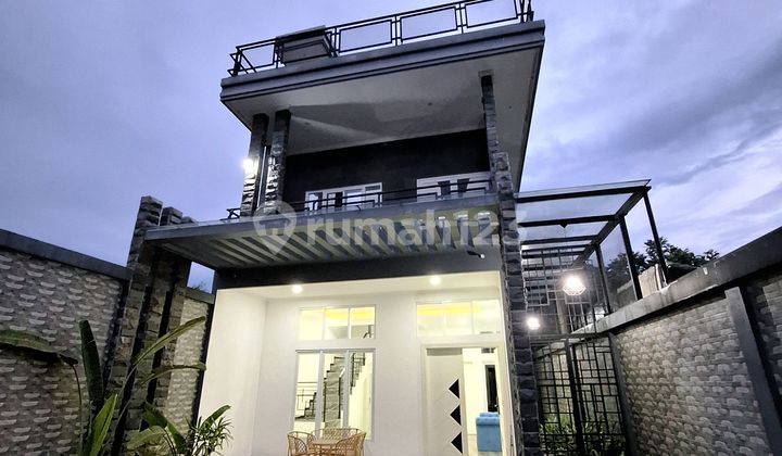Luxury Premium 3-Story House in the Favorite Area of Sentul Bogor 1