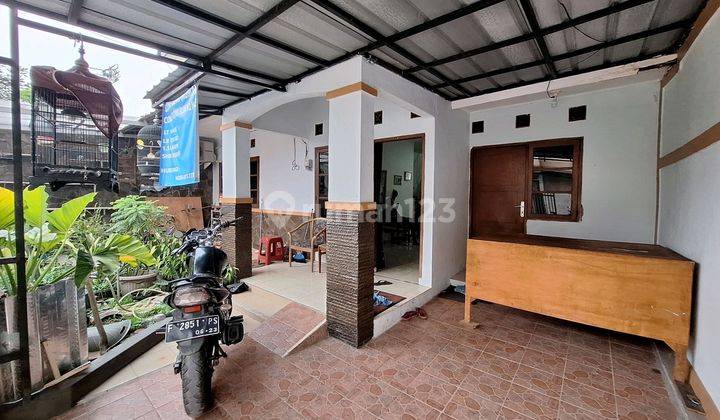 garasi/carport rumah cantik minimalis view gunung