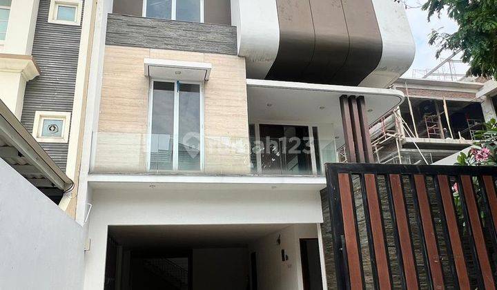 Dijual Rumah 3 Lantai di Katamaran Indah, Pantai Indah Kapuk, Jakarta Utara 1