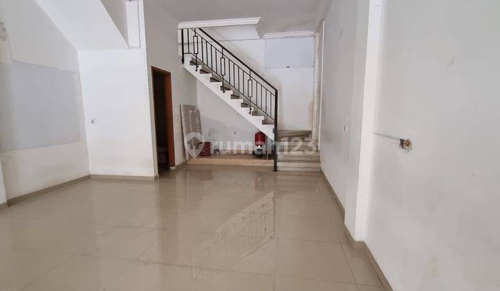 Disewakan Ruko 3 Lantai Bagus Siap Pakai, Meruya, Jakarta Barat 11