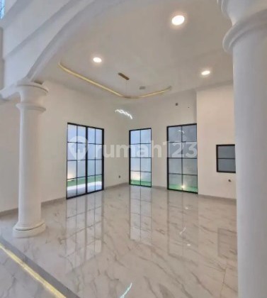 Dijual Rumah Luxury 3 Lantai Tomang Jakarta Barat