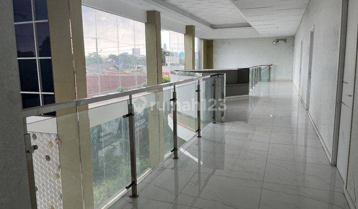 Disewakan Gedung / Showroom Raya Kelapa Dua Tangerang 2