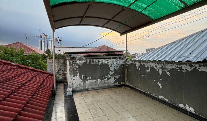 Disewa Rumah 2,5 Lantai di Jalan Mangga, Duri Kepa, Jakarta Raya 1