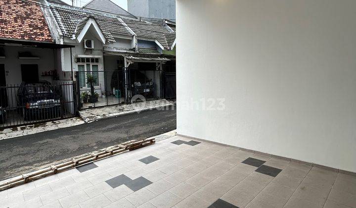 Rumah Bangunan Baru 2 Lantai Samping Pintu Toll BSD 2