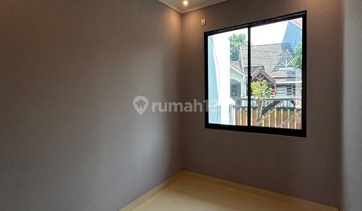 Rumah 2 Lantai Depan Taman Dan Samping Pintu Toll Bsd 2