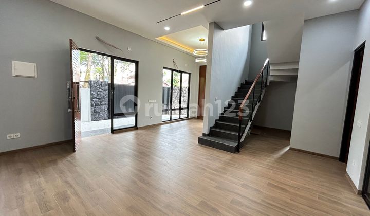 Rumah Mewah di Griyaloka BSD