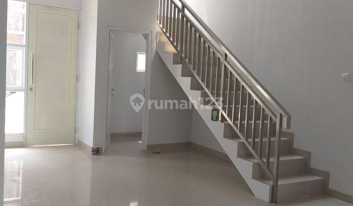 Rumah Bagus 2 Lantai Dekat Stasiun Pondok Ranji, Tangerang 2