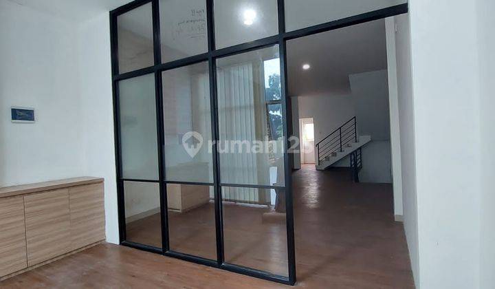Disewakan Ruko 3 Lantai Cantik Desain Minimalis 1