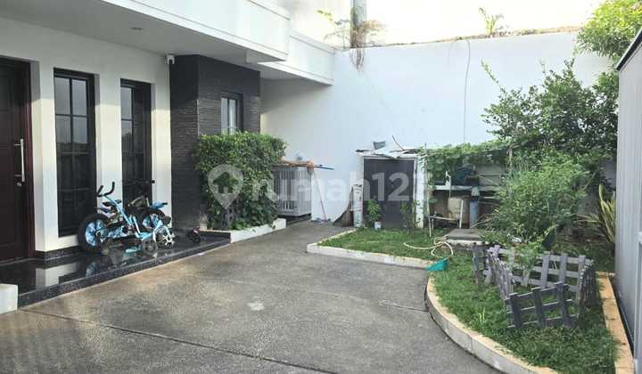 For Quick Sale: Nice and Ready-to-Occupy House in Taman Kebun Jeruk (Intercon) Strategically Located in West Jakarta 2