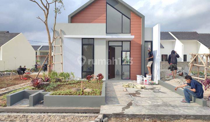 Rumah Dekat Stasiun Maja 1