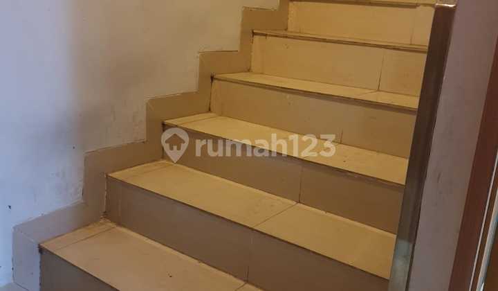For sale quick shop house in Baileys City apartment, Ciputat 2