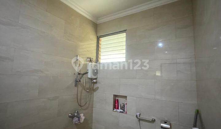 Modern 2-story house in Bintaro Jaya Sector 1 2