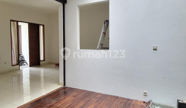 Rumah Modern.siap.huni.2.lantai Di Emerald.bintaro.sektor.9 2