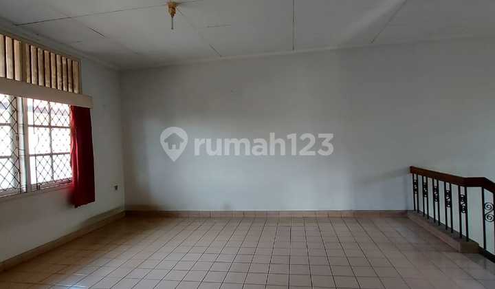 Ready-to-occupy minimalist 2-story house in Bintaro Sector 1. 2