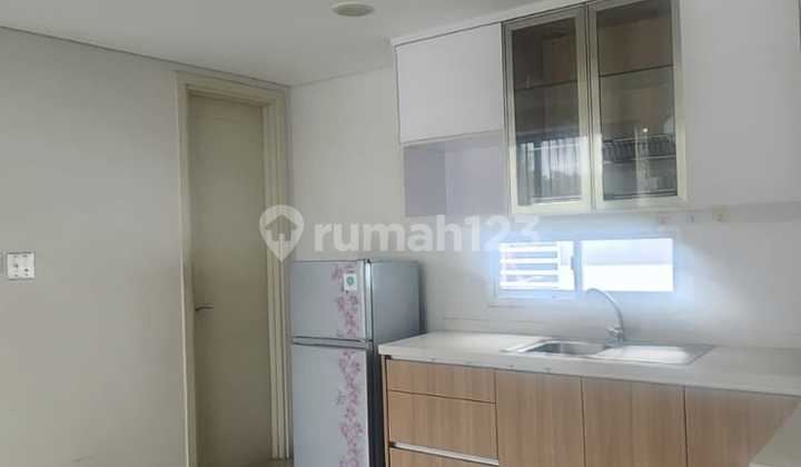 Rumah modern 2 lantai siap huni dalam cluster di Sumarecon  2