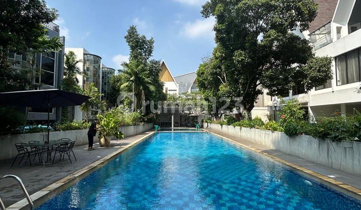Dijual Cepat Rumah Siap Huni Di Jakarta Selatan. Dalam Private Townhouse Yang Sangat Nyaman Dan Asri Dan Berada Di Lokasi Strategis Dekat Pintu Tol. Bagus 2