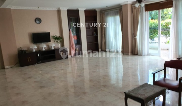 Classic Hook House in Sector 9 Bintaro AR16495 2