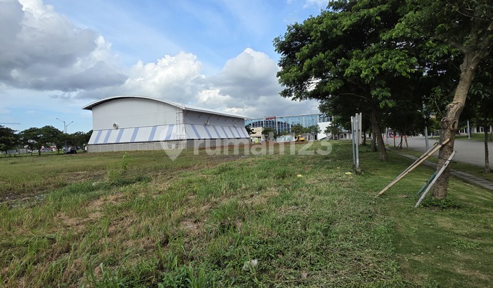 Kavling Komersil di Pantai Indah Kapuk Row Jalan Lebar