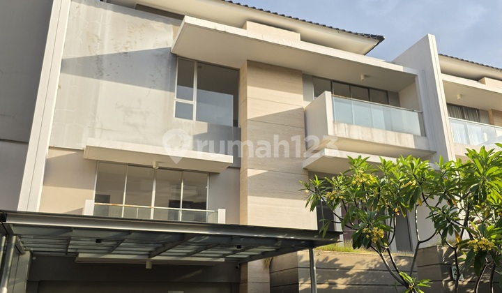 Rumah Bagus 3 Lantai Di Pantai Indah Kapuk 1
