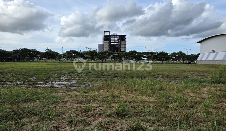 Kavling Komersil di Pantai Indah Kapuk Row Jalan Lebar