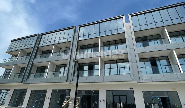 3-Storey Shophouse on Jalan Raya Pantai Indah Kapuk, Corner Position.