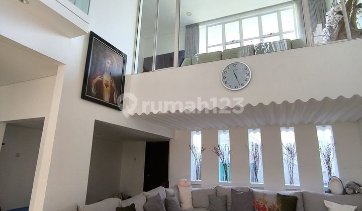 Rumah 3 Lantai di Pantai Mutiara Pluit Siap Huni