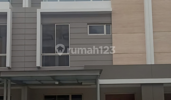 Rumah 3 Lantai di Pantai Indah Kapuk Kondisi Rapi dan Nyaman 1