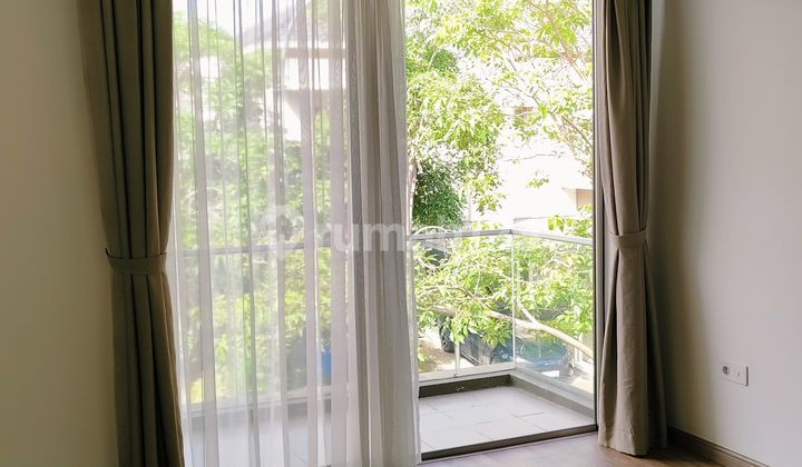 2-Story House in Pantai Indah Kapuk Semi-Furnished 2-Story House in Pantai Indah Kapuk Semi-Furnished