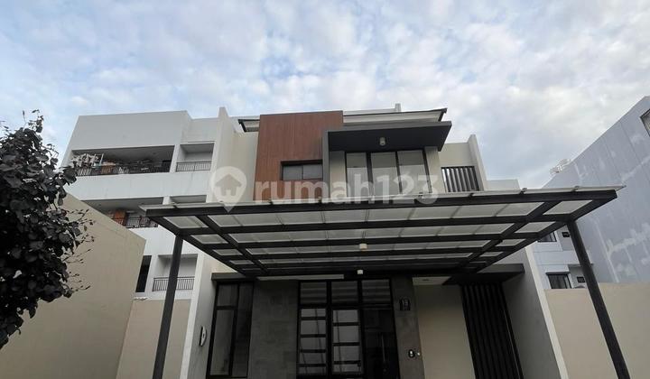 8X15 House in Pantai Indah Kapuk 2, Good and Well-Maintained
