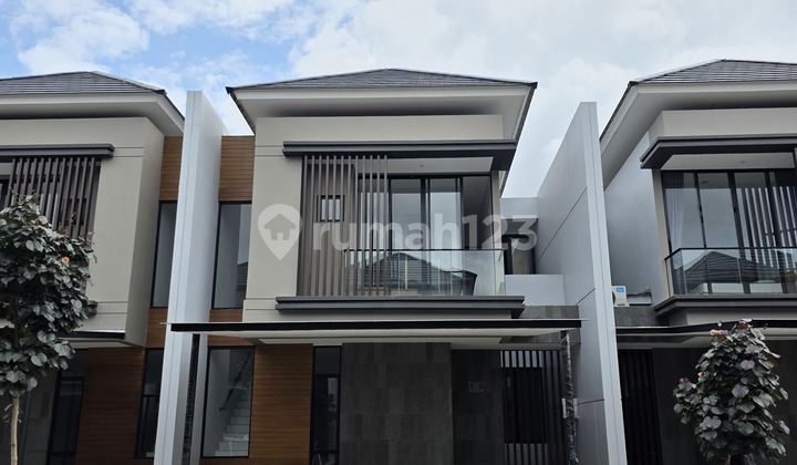 Rumah 2 Lantai di Pantai Indah Kapuk 2 Siap Huni Rumah 2 Lantai di Pantai Indah Kapuk 2 Siap Huni