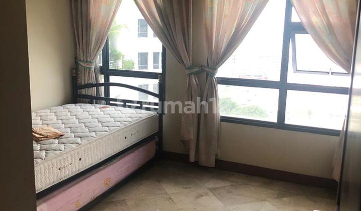 Apartemen Grand Tropik 3 BR Semi Furnished. Cwrp 4