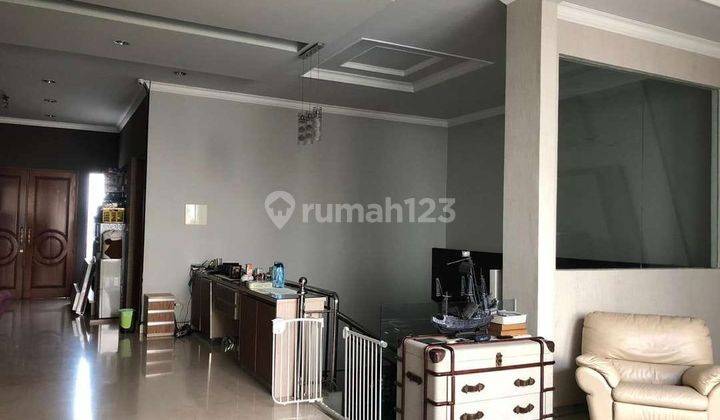 Rumah 2 Lantai Bagus Semi Furnished SHM di Komplek Eliite Bukit Gading Mediterania, Jakarta Utara 2