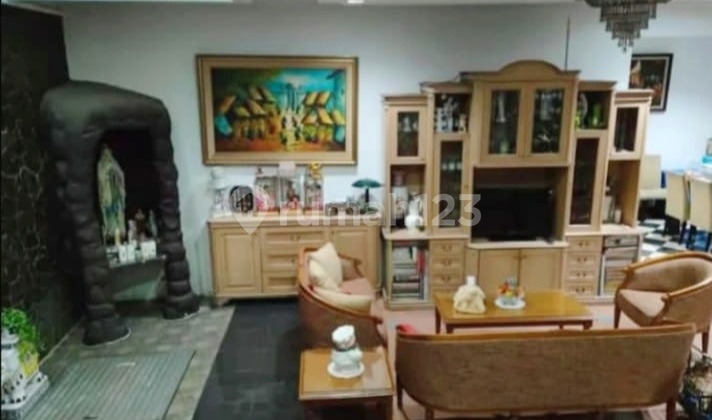 House in Sunter Kirana Raya, North Jakarta