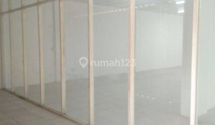 Ruko 3 lantai di Jalan Raya Jakarta Pusat 2