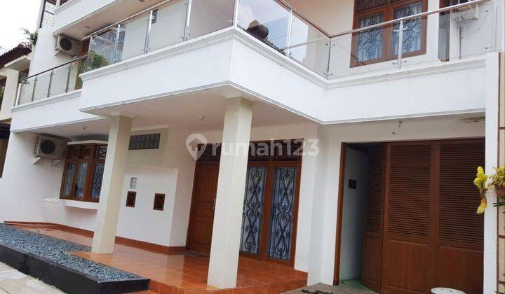 Rumah 2 Lantai di Mampang Prapatan Jakarta Selatan  1