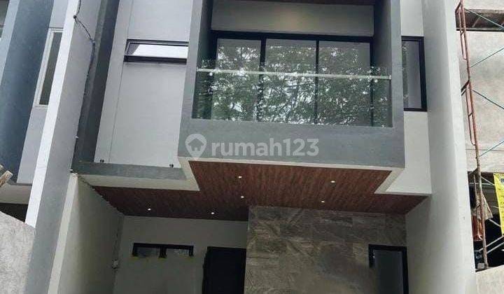 Rumah 2 Lantai di pinggir jalan BCS Kelapa Gading  1