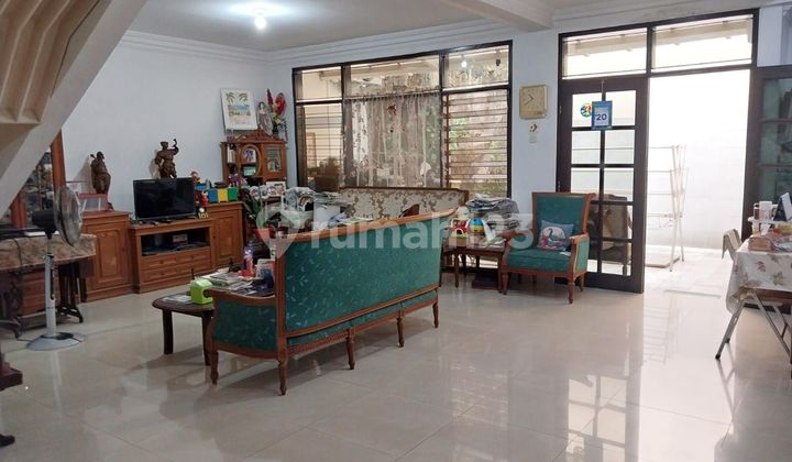 Rumah 2 Lantai di Hibrida Kelapa Gading Jakarta Utara 
