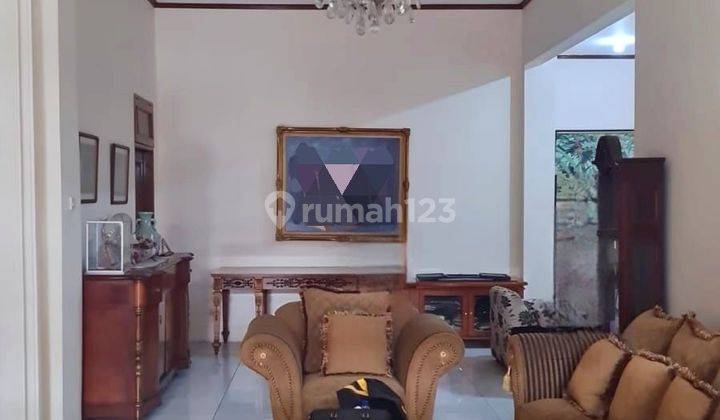 Rumah 2 Lantai di Menteng Jakarta Pusat  1