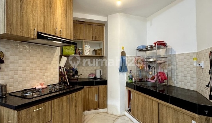 Dibawah Njop Apartemen 3 Br Mediterania Gajah Mada Jakarta