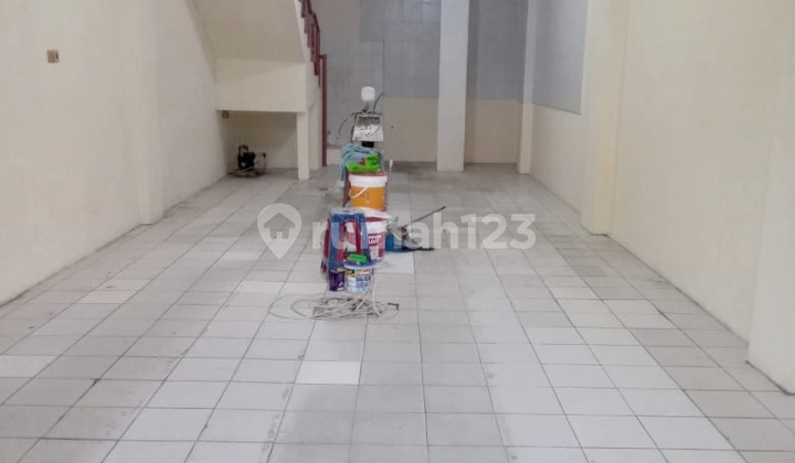 Ready-to-Use 4.5-Floor Shop House in Kramat Jaya, Koja, North Jakarta 2