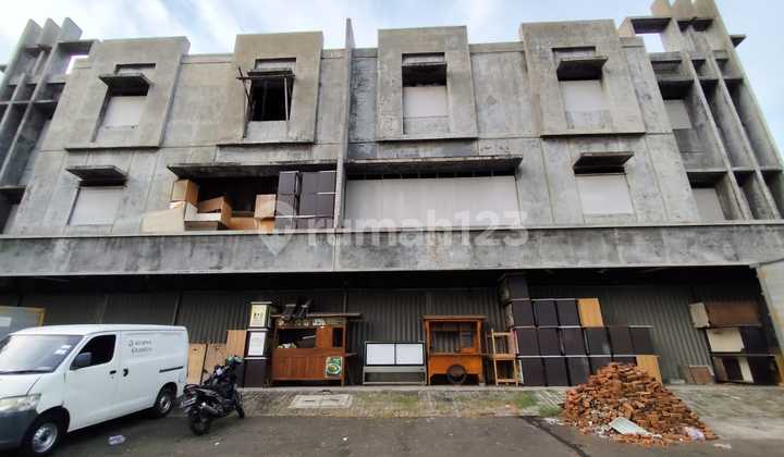 Strategic Linked Shop House in Kelapa Gading