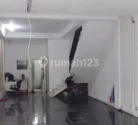 Strategic Shop House on Cipinang Main Road, East Jakarta 2