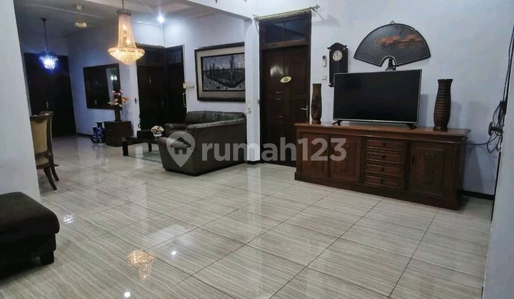Rumah 370m² Di Cempaka Putih