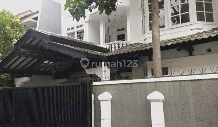 Rumah 2,5 Lantai Lokasi Strategis Dekat Stasiun  Tebet  2