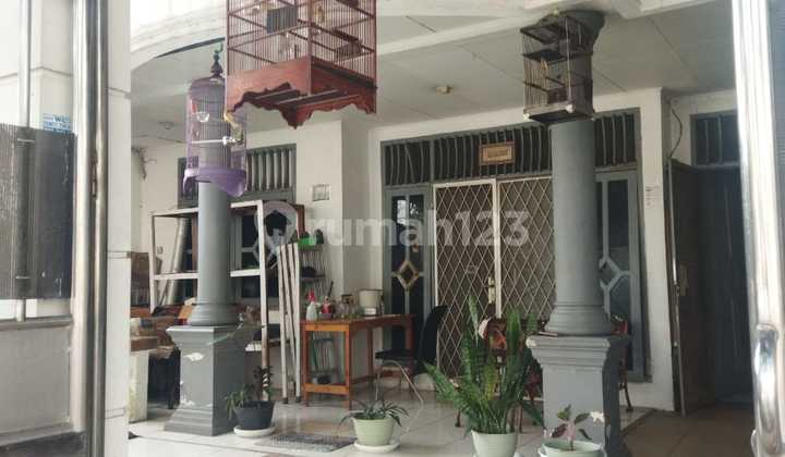 Two-story house on Boulevard Street, Duren Villa, Cileduk. 2