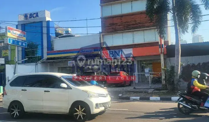 Ruko di Jalan Raya Kemanggisan Jakarta Barat 1