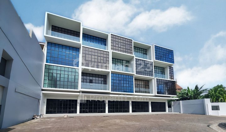 For Sale / For Rent New 4-Storey Premium Shop House in Strategic Location, Dinoyo, Surabaya 1